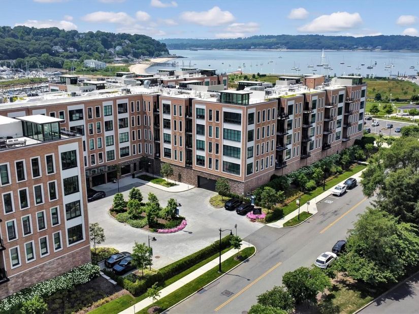 100 Garvies Point Road 1116, Glen Cove NY 11542