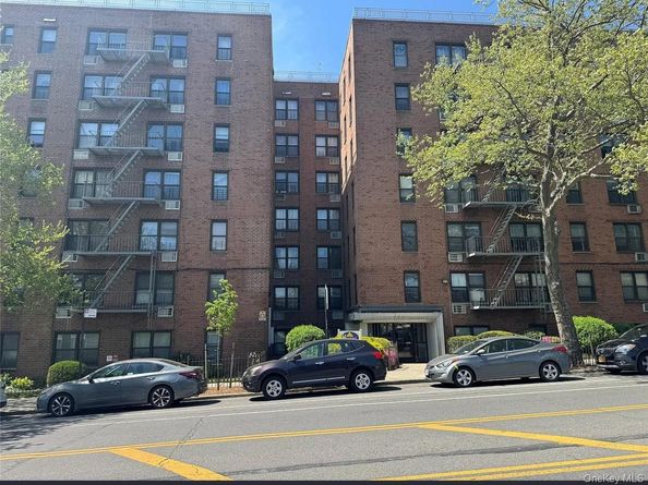 3531 Bronxwood Avenue 2J, Bronx NY 10469