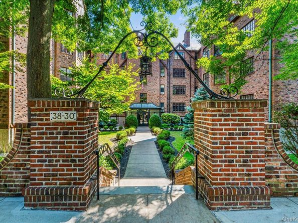 38-30 Douglaston Parkway G2, Douglaston NY 11363