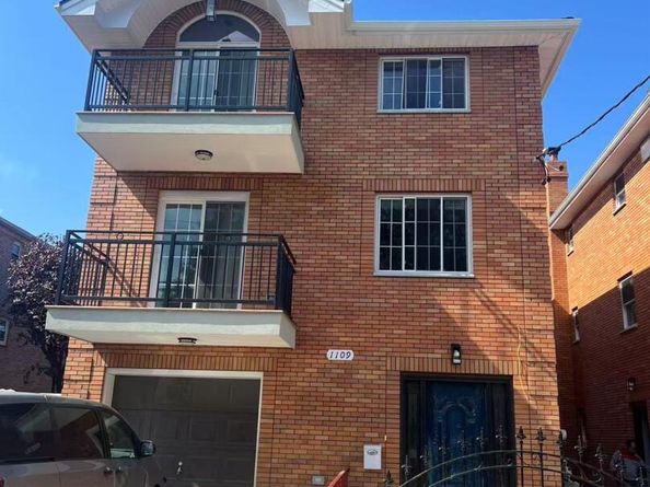 1109 Clarence Avenue, Bronx NY 10465