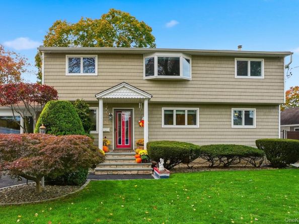 68 Westwood Avenue, Deer Park NY 11729