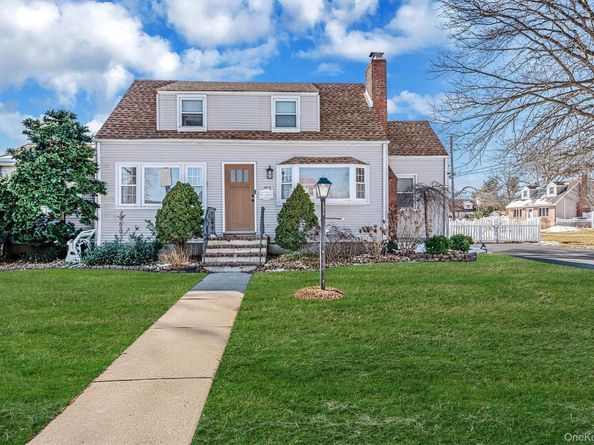 1972 Russell Street, North Bellmore NY 11710