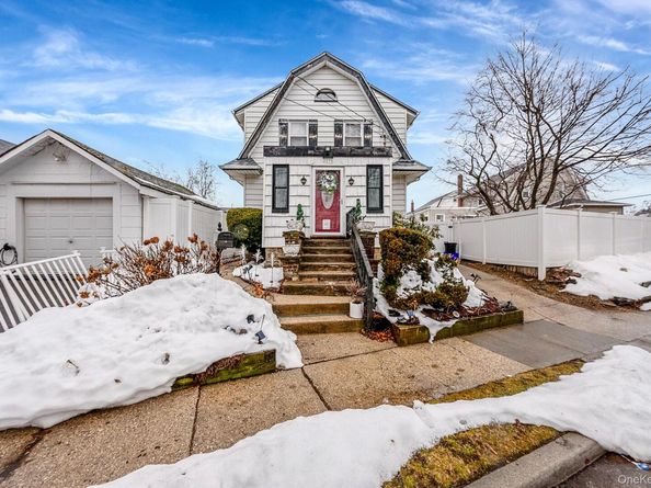 2270 Edna Court, Baldwin NY 11510