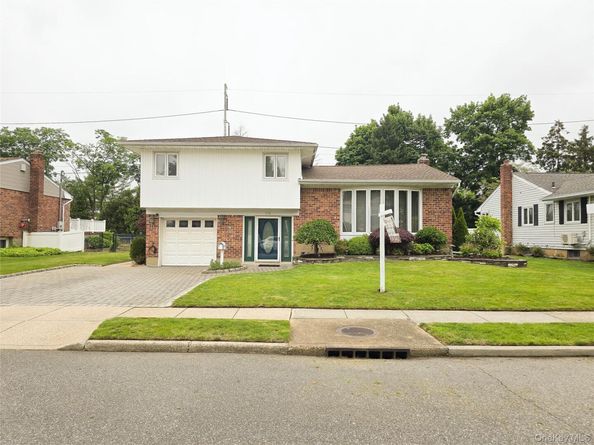 24 Edna Drive, Syosset NY 11791