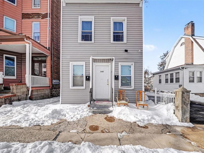548 S 8th Avenue, Mount Vernon NY 10550