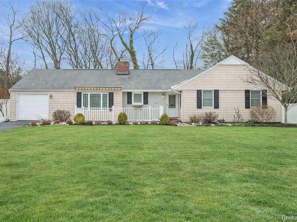 9 Elm Lane NE, Stony Brook NY 11790