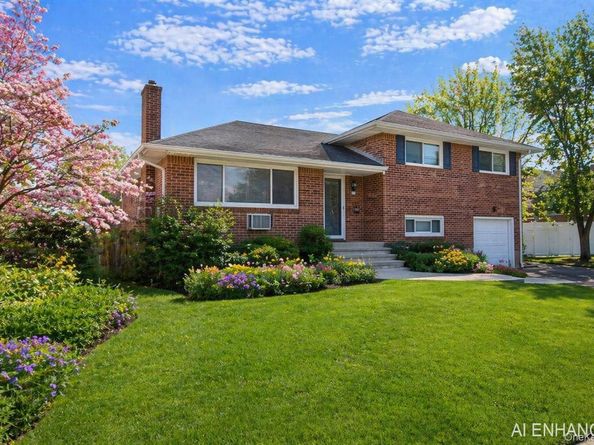 24 Willets Avenue, Syosset NY 11791