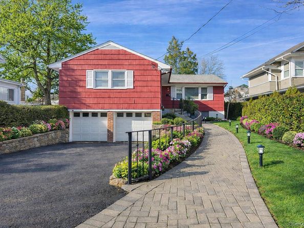 11 Muir Place, New Rochelle NY 10801