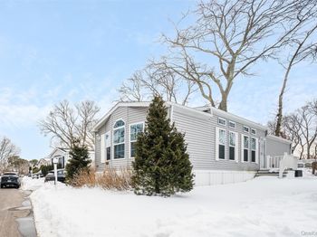 1661 Old Country Road