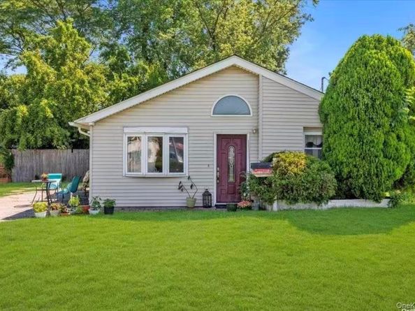 439 Newbridge Road, East Meadow NY 11554