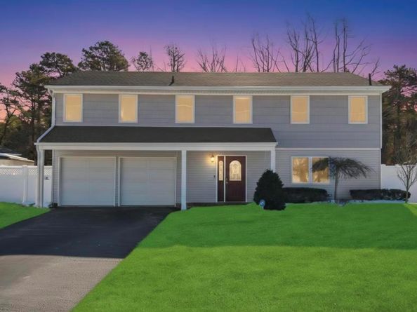 436 8th Street, Bohemia NY 11716