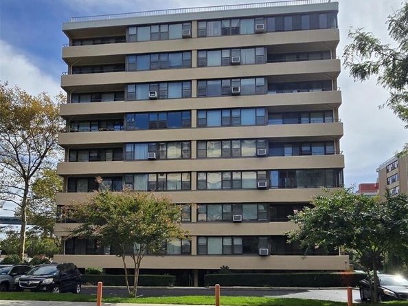 166-10 Powells Cove Boulevard 4C, Beechhurst NY 11357