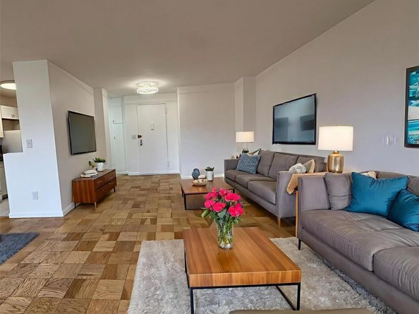 16 Lake Street 7B, White Plains NY 10603