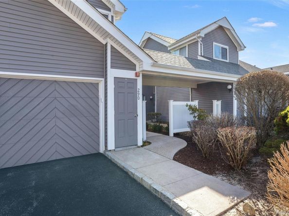 290 W Midland Pond Court 290, Moriches NY 11955