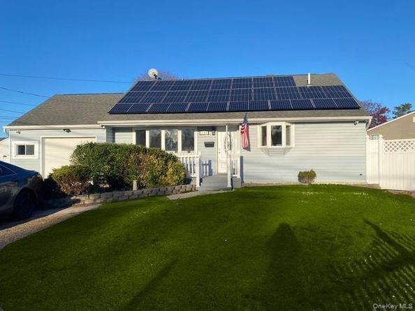 249 Claywood, Brentwood NY 11717