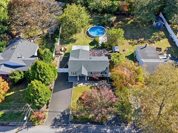 1537 N Thompson Drive, Bay Shore NY 11706