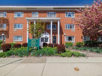 22 North Forest Avenue