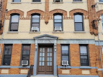 18-58 Cornelia Street