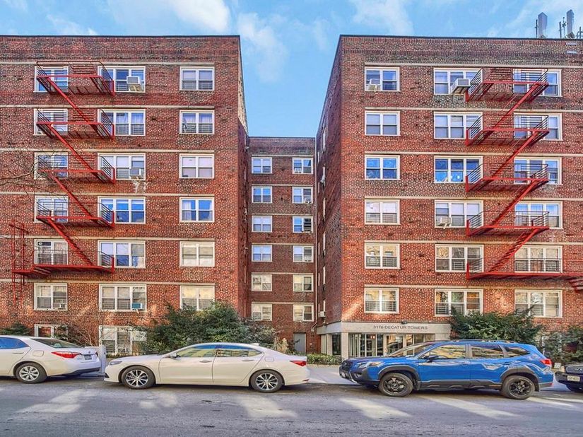 3176 Decatur Avenue 1I, Bronx NY 10467