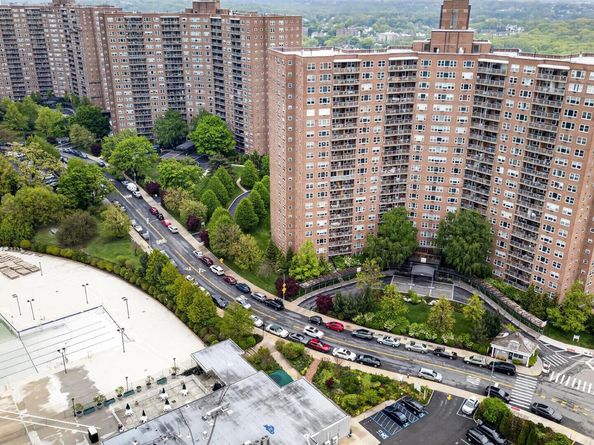 5700 Arlington Avenue 22B, Bronx NY 10471