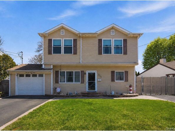 1433 Manatuck Boulevard, Bay Shore NY 11706