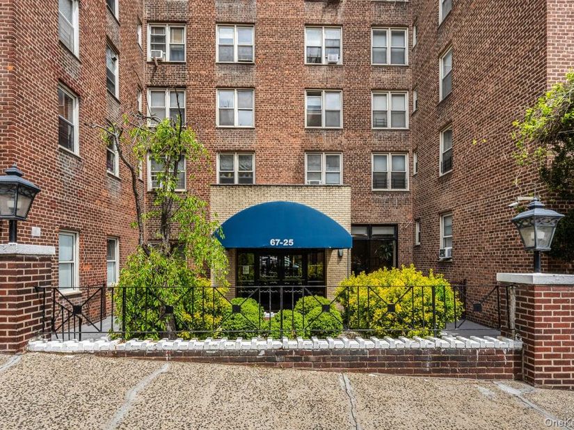 67-25 Dartmouth Street 6D, Forest Hills NY 11375