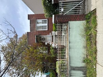 819 E 221st Street
