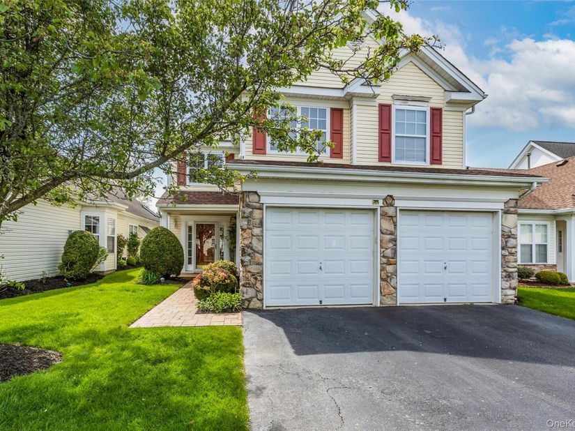 6 Julia Circle 6, Middle Island NY 11953