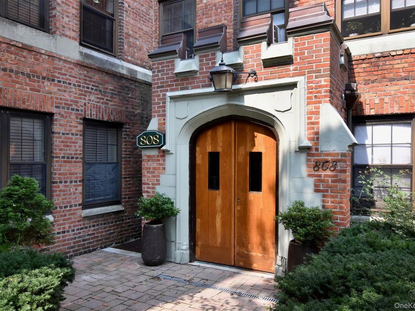 808 Bronx River Road 4E, Bronxville NY 10708
