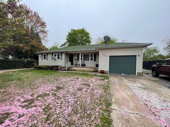 607 Osborn Avenue, Riverhead NY 11901