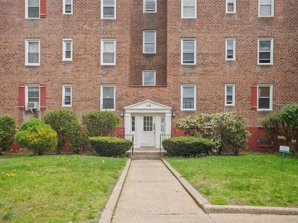 134 Ravine Avenue 3B, Yonkers NY 10701