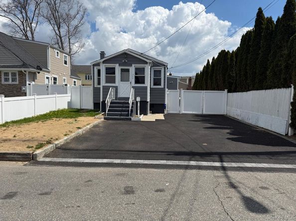354 Beachview Street, Copiague NY 11726
