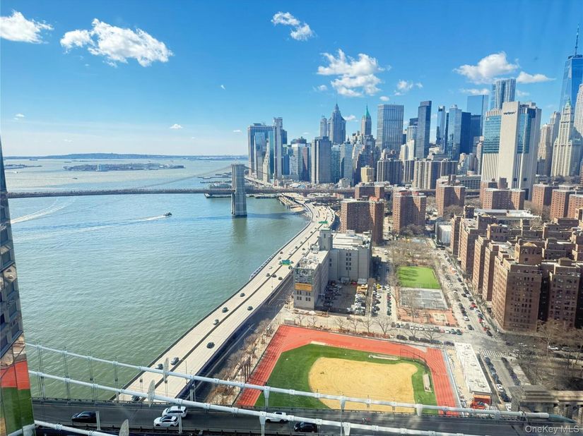 252 South Street 33N, New York (Manhattan) NY 10002