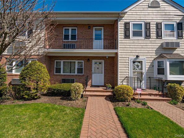 195 N Centre Avenue 25, Rockville Centre NY 11570