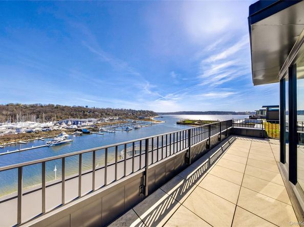 100 Garvies Point Road 1304, Glen Cove NY 11542