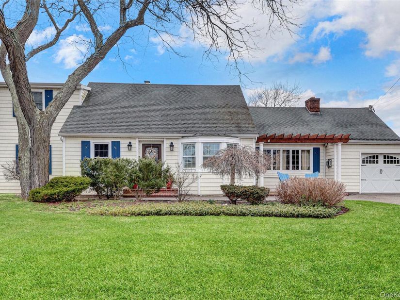 197 Blackheath Road, Lido Beach NY 11561
