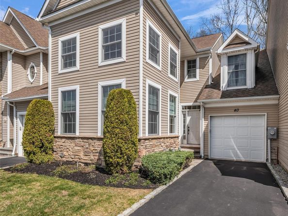 40 Eagle Circle, Bohemia NY 11716