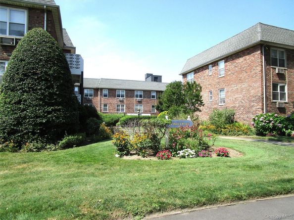 20 Daley Place 225, Lynbrook NY 11563