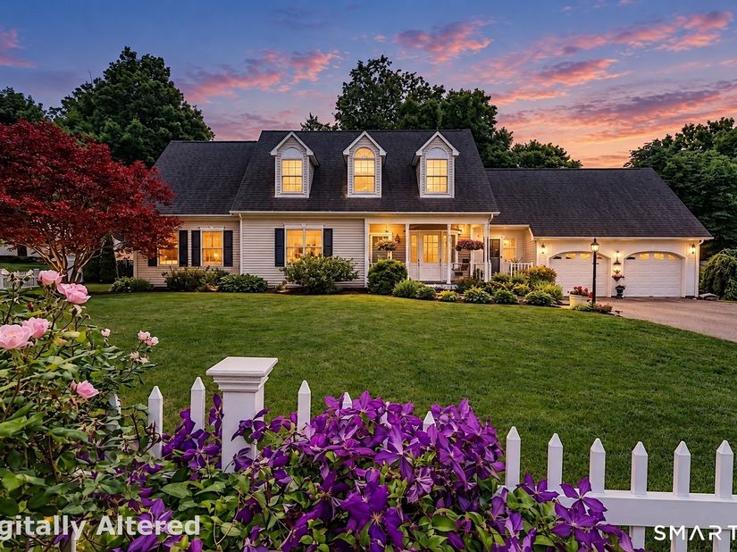 6 Elizabeth Street, Newtown CT 06470