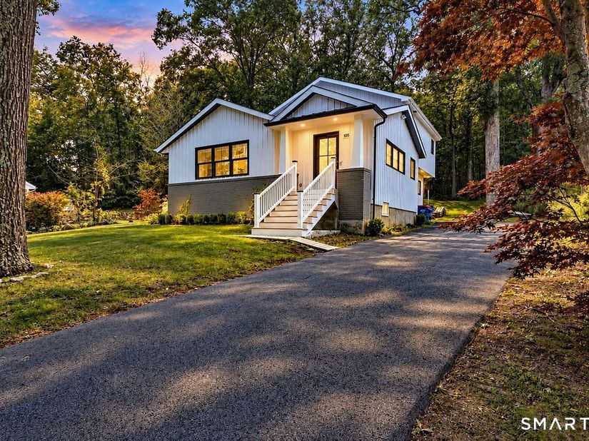 105 Old Dike Road, Trumbull CT 06611