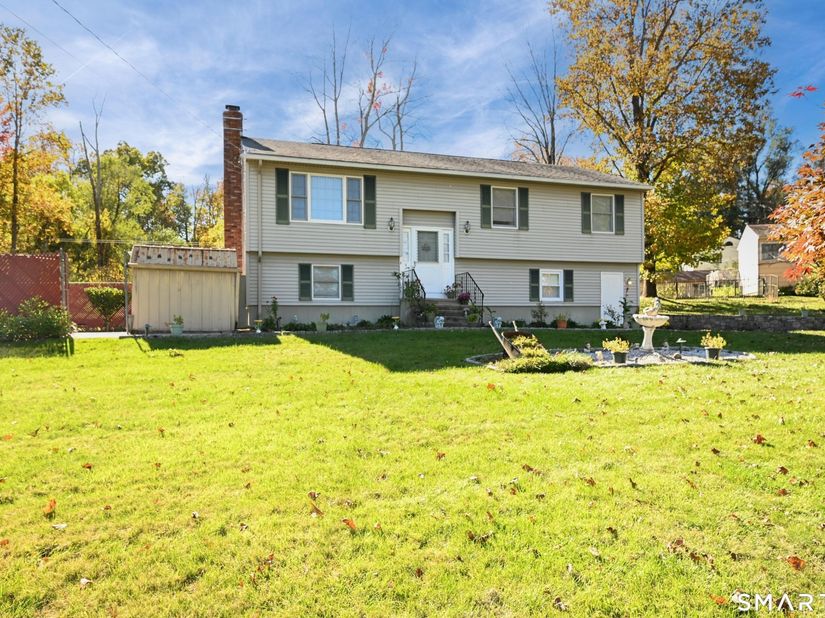 2 Ken Oaks Drive, Danbury CT 06810