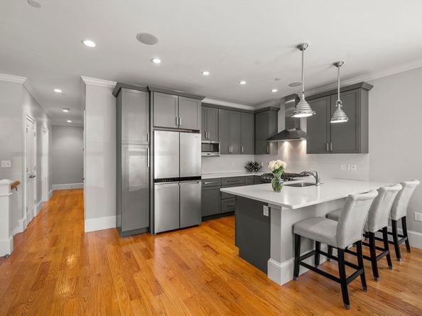 858 E 2nd Street 2, Boston MA 02127