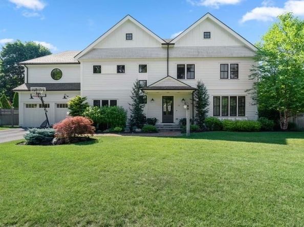 11 Fisher Ave, Wellesley MA 02482