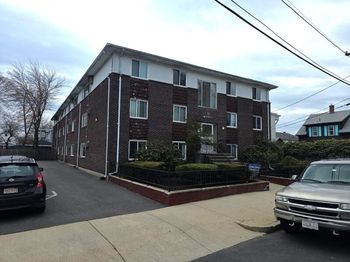 70 Mudge St