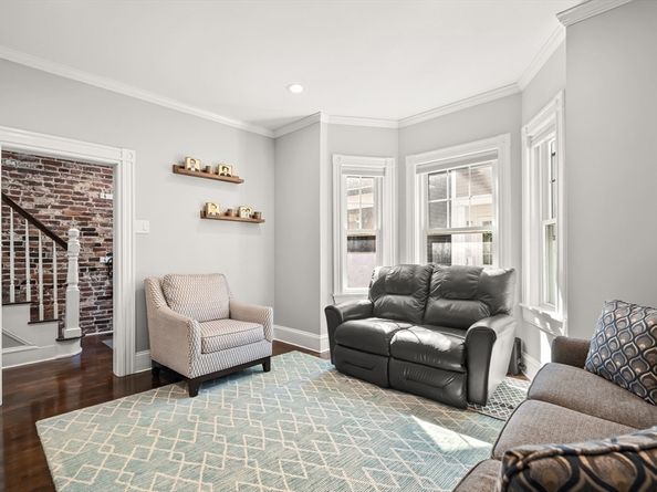 372 Silver St 1, Boston MA 02127