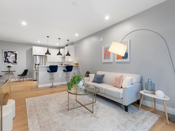 60 Cross St, East 103, Somerville MA 02145