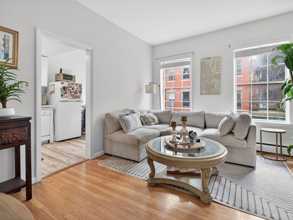 64 W Cedar St 5, Boston MA 02114