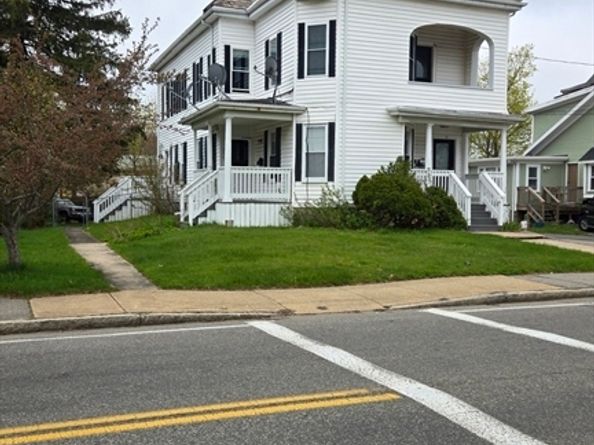 356-358 N Warren Ave, Brockton MA 02301