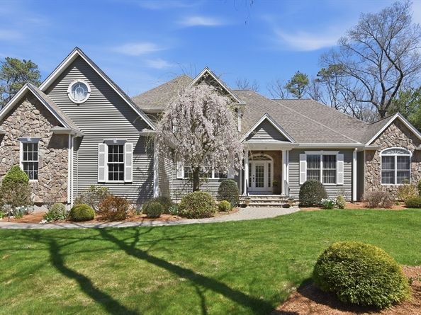 10 Analore Circle, Norfolk MA 02056