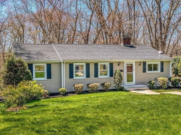 10 Country Club Drive, Walpole MA 02081